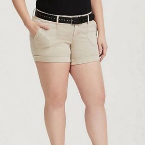 ‼️CCO SALE‼️💖Torrid khaki shorts 💖